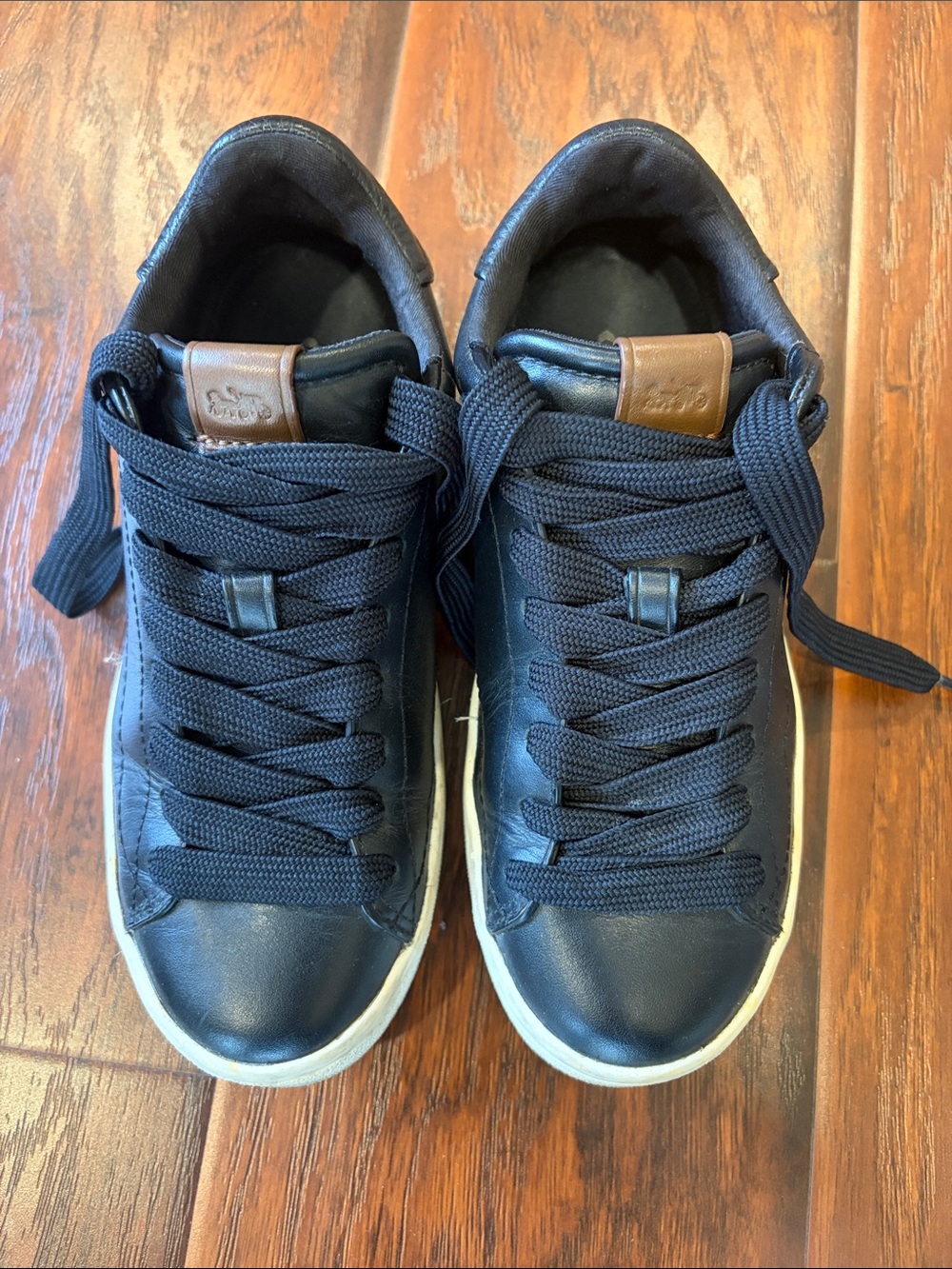 Coach Black Leather Low-Top Sneakers with Brown Tongue Patch. Women’s Sz 5.5